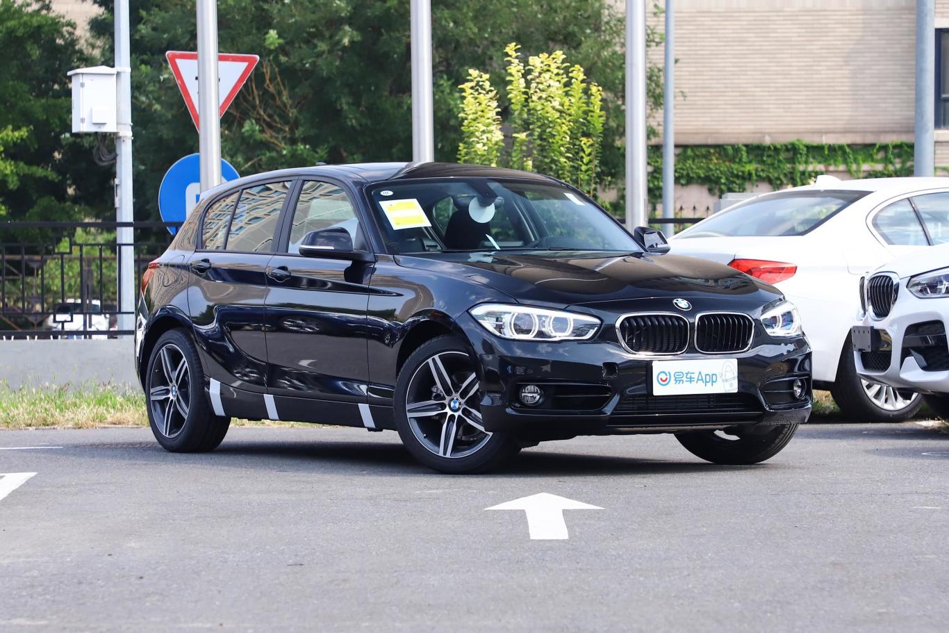 宝马1系(进口)118i 运动设计套装外观