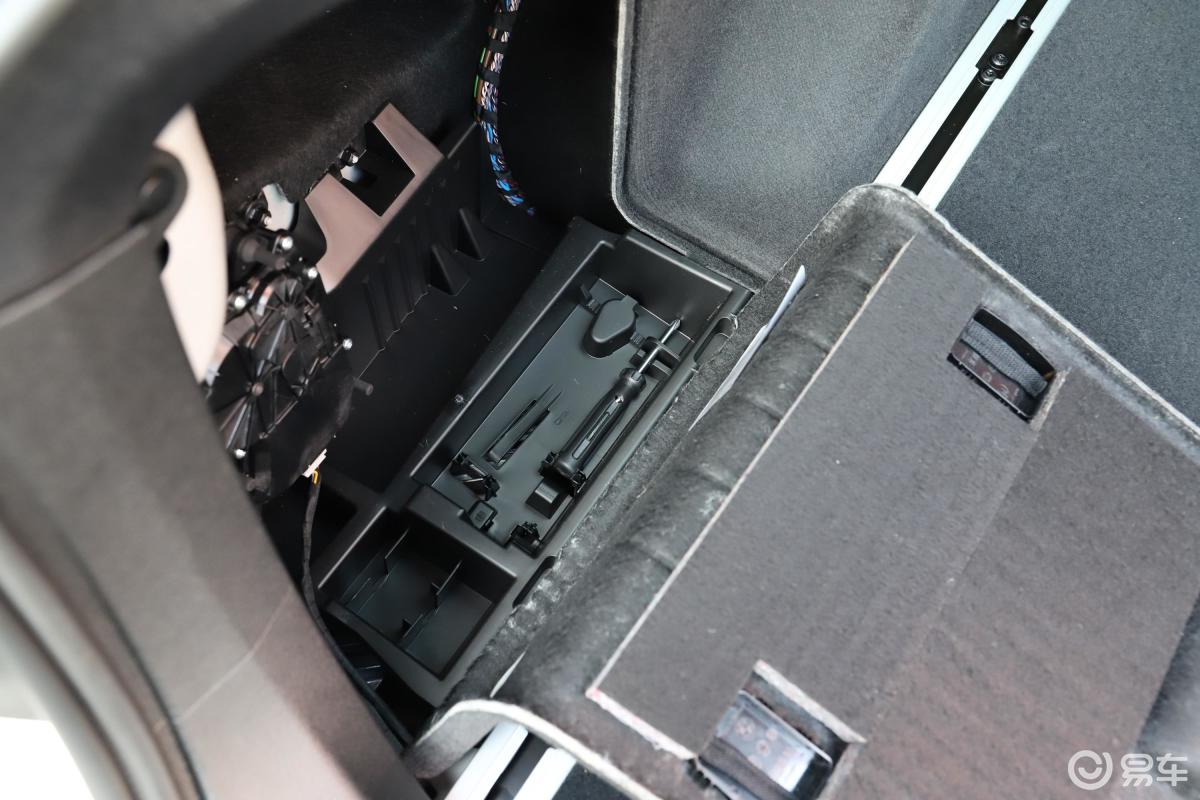 【宝马3系gt2019款330i xdrive m运动曜夜版随车工具汽车图片-汽车