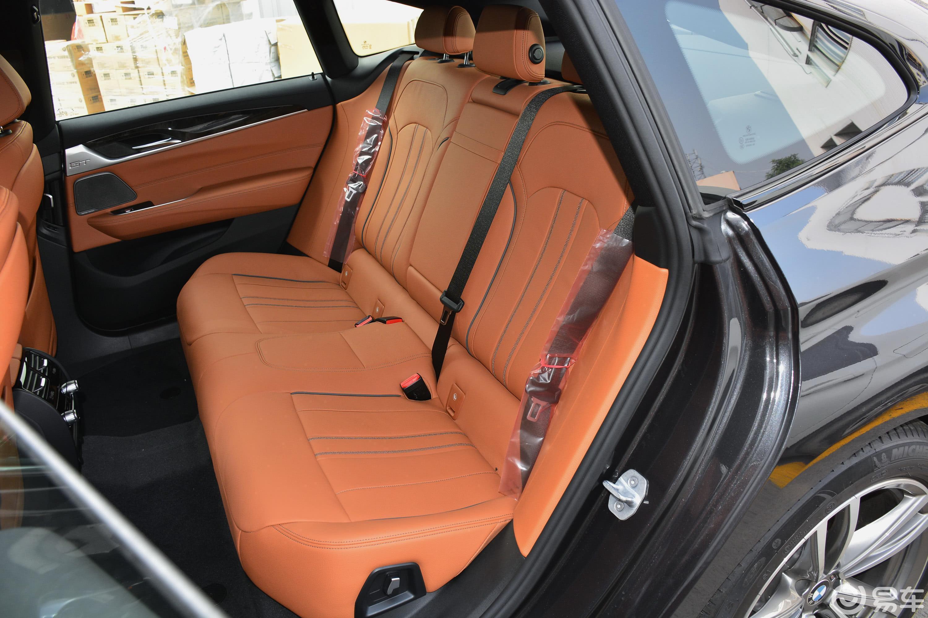 【宝马6系gt2019款630i m运动套装后排座椅汽车图片-汽车图片大全】