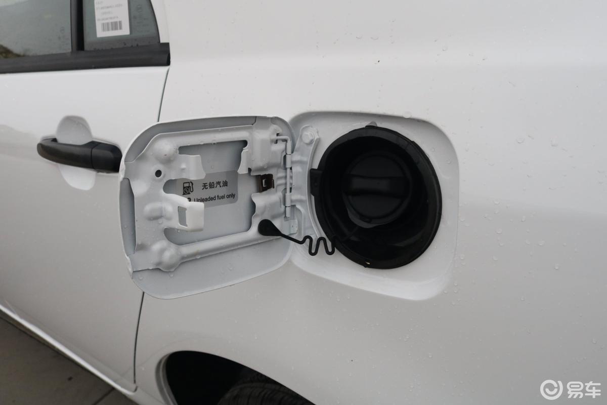 【比亚迪f32020款1.