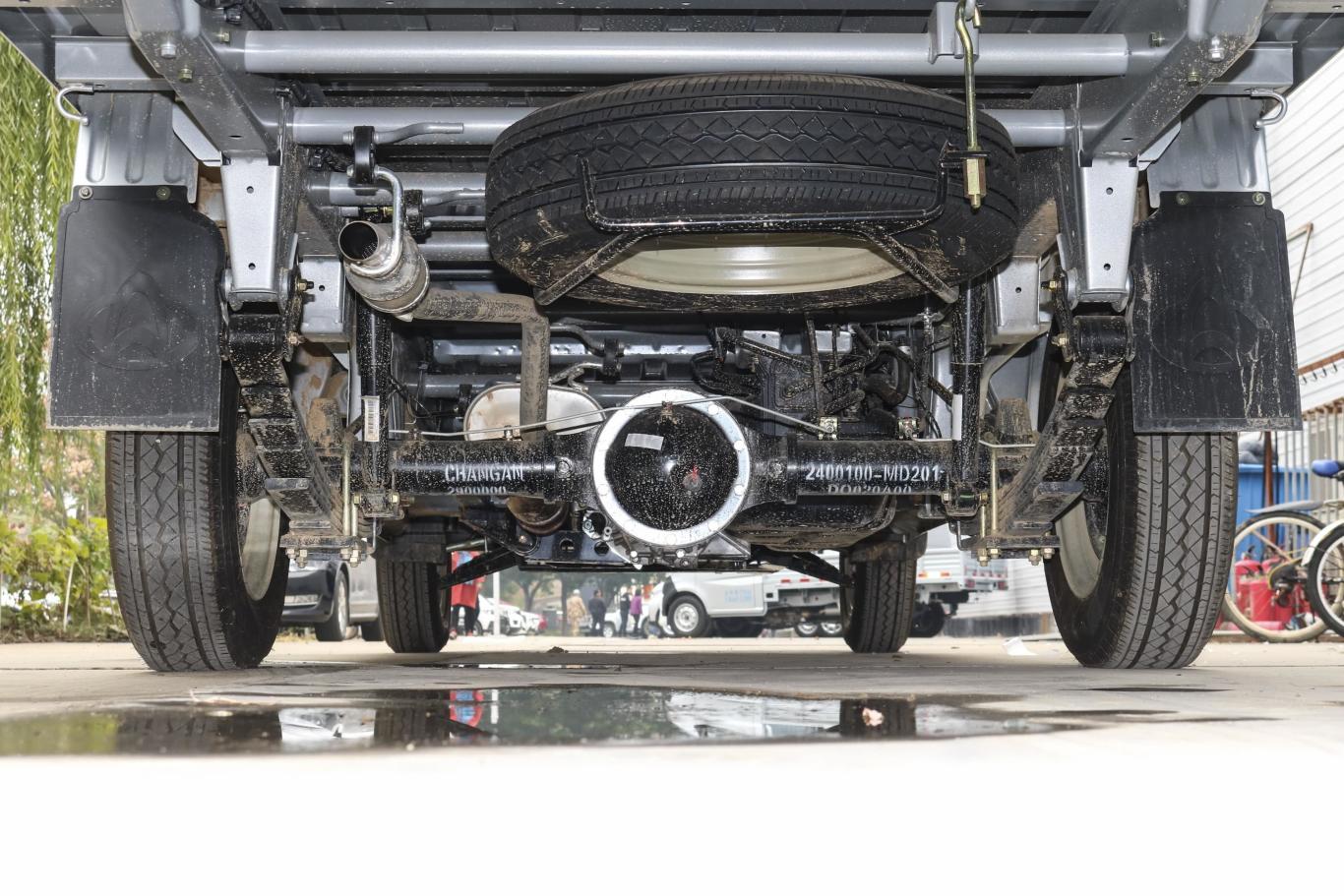 长安星卡1.5l 双排 货车基本版后悬架整体