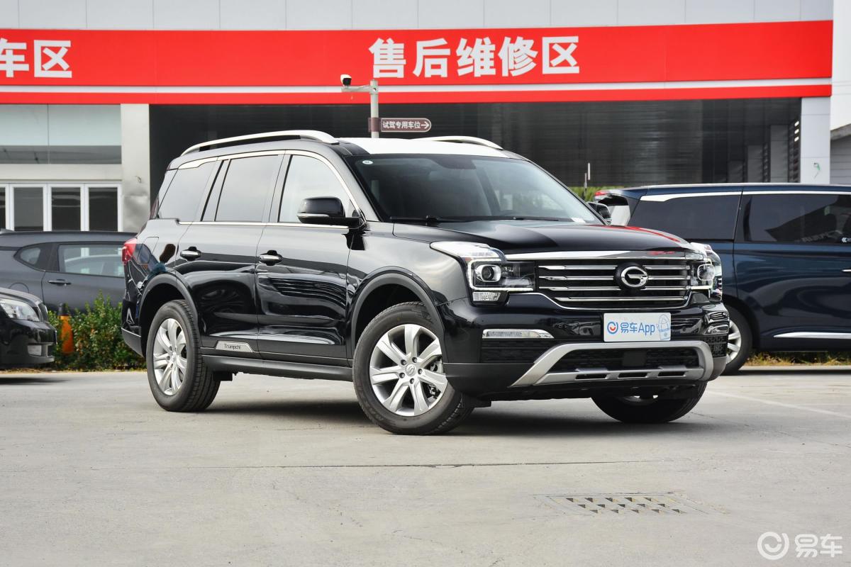 【传祺gs82017款320t 四驱 豪华智联版 7座侧前45度车头向右水平汽车