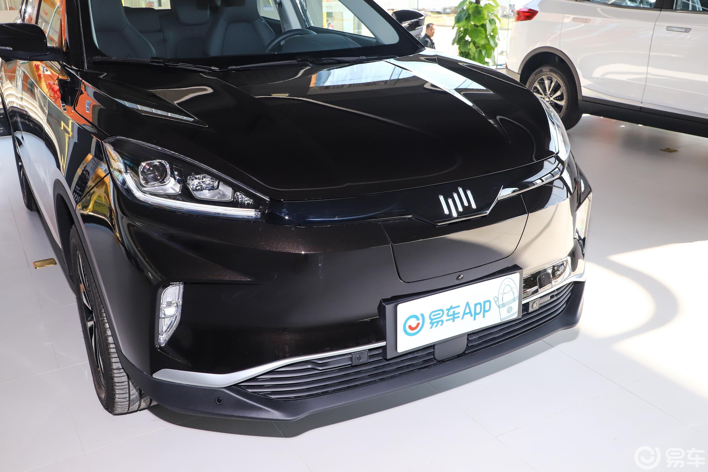 【威马ex52019款ex5 extra创新版520前格栅侧俯拍汽车图片-汽车图片