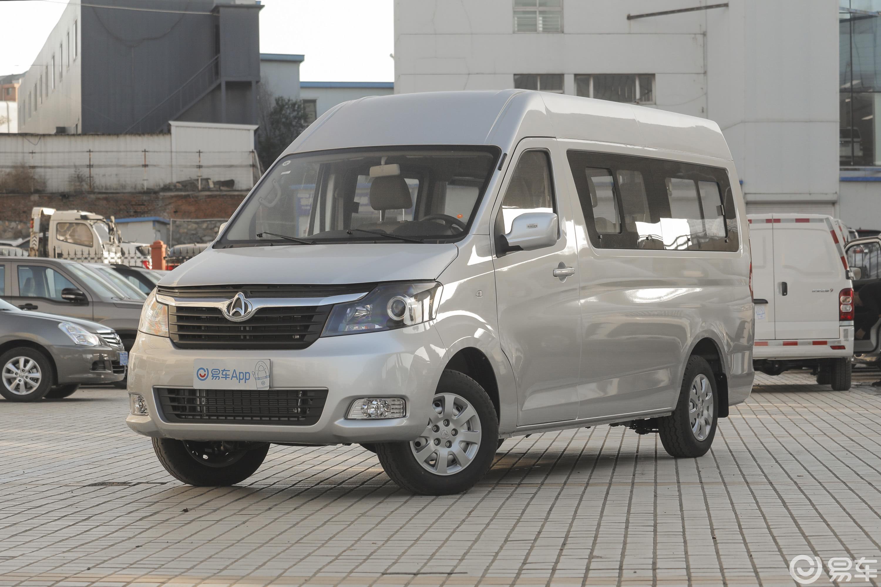 2.0l 手动 舒适高顶对开门版 9座