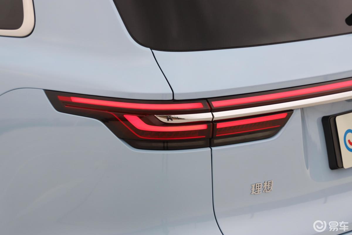 【理想one2020款基本版 6座尾灯侧45度俯拍汽车图片-汽车图片大全】