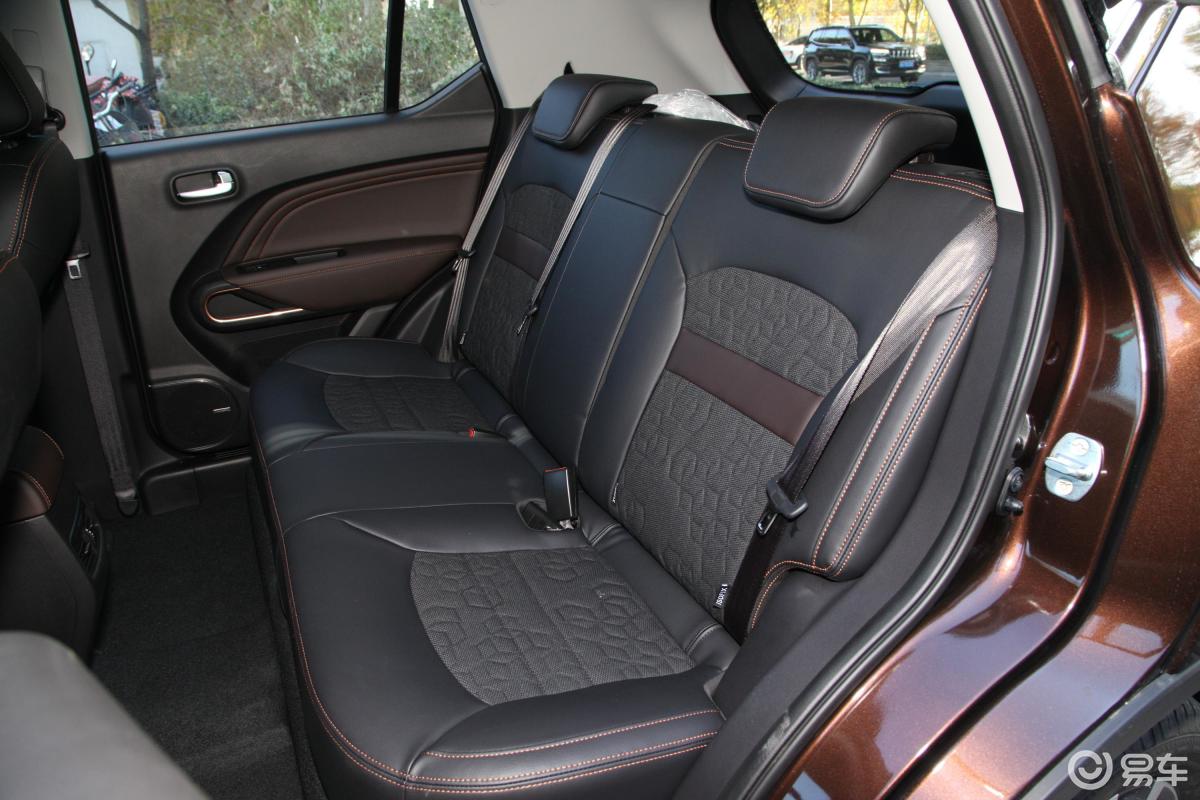 【传祺gs32019款235t 手动 精英版后排座椅汽车图片-汽车图片大全】