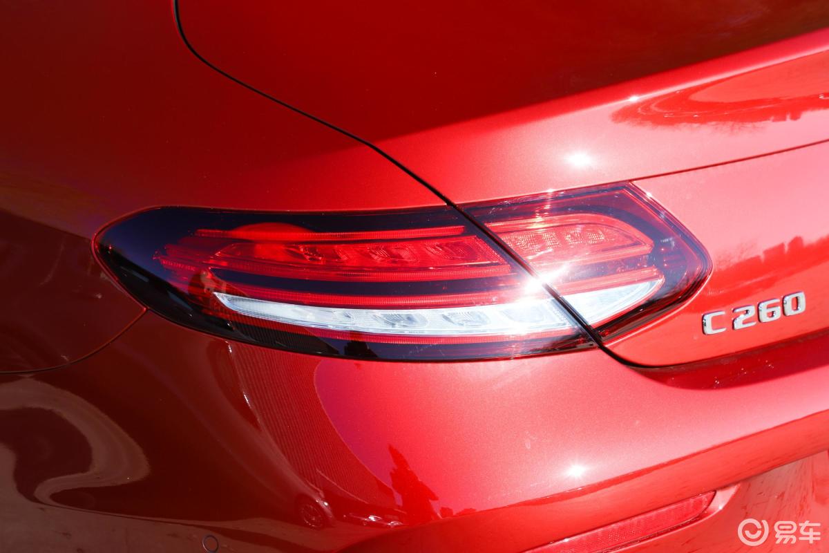【奔驰c级(进口)2020款c 260 轿跑车尾灯侧45度俯拍汽车图片-汽车图片