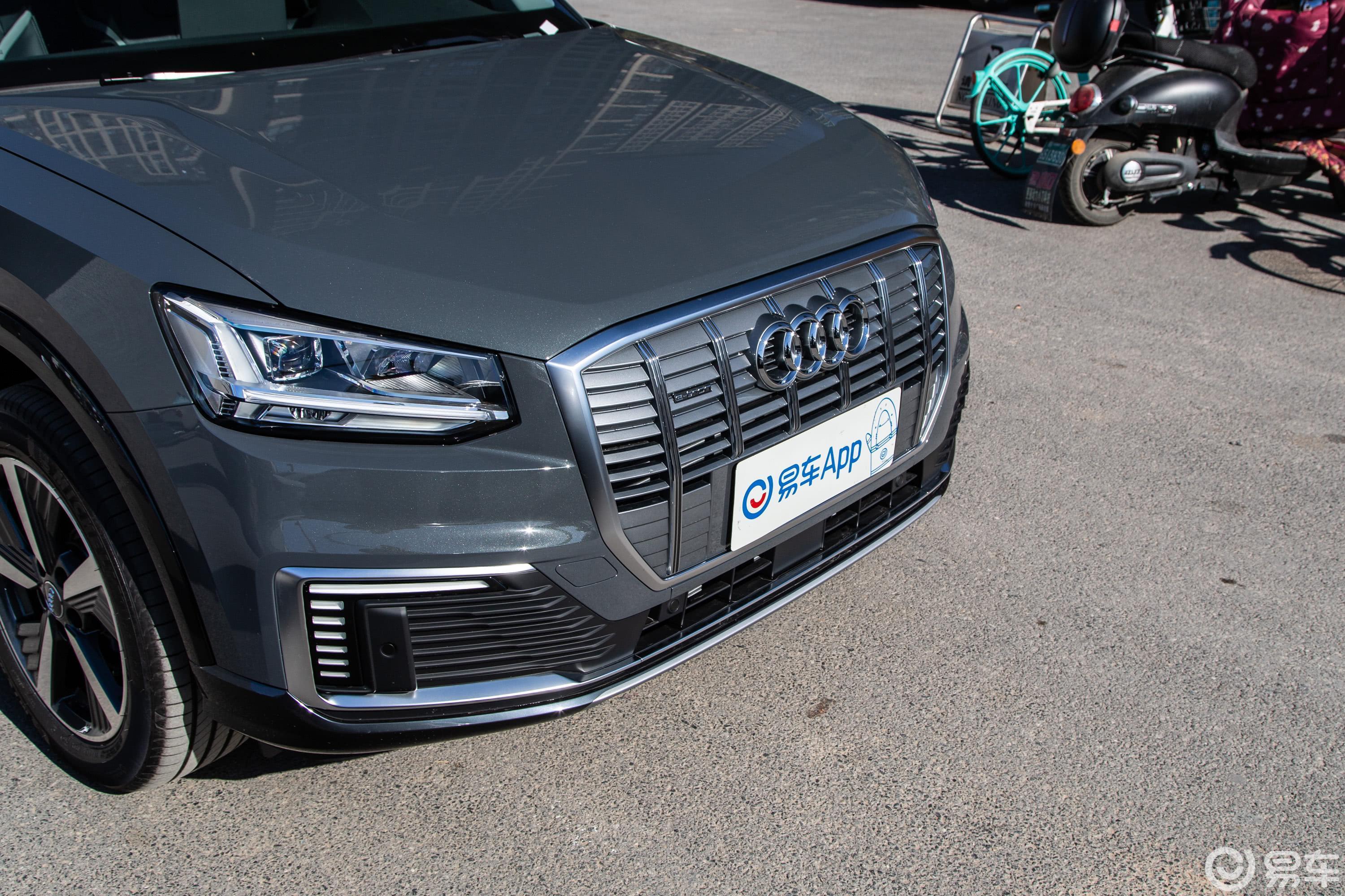 【奥迪q2l 纯电动2020款纯电智享型前格栅侧俯拍汽车图片-汽车图片