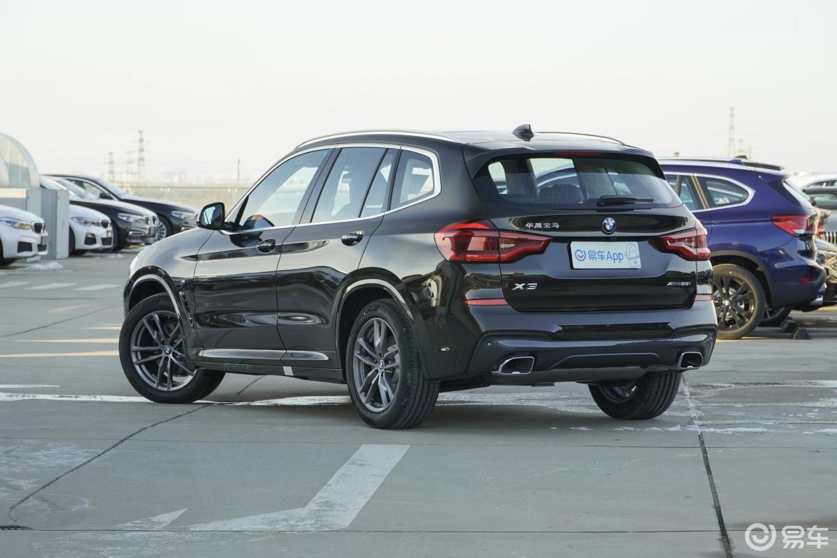 【宝马x32020款xdrive 28i m运动套装侧后45度车头向左水平汽车图片