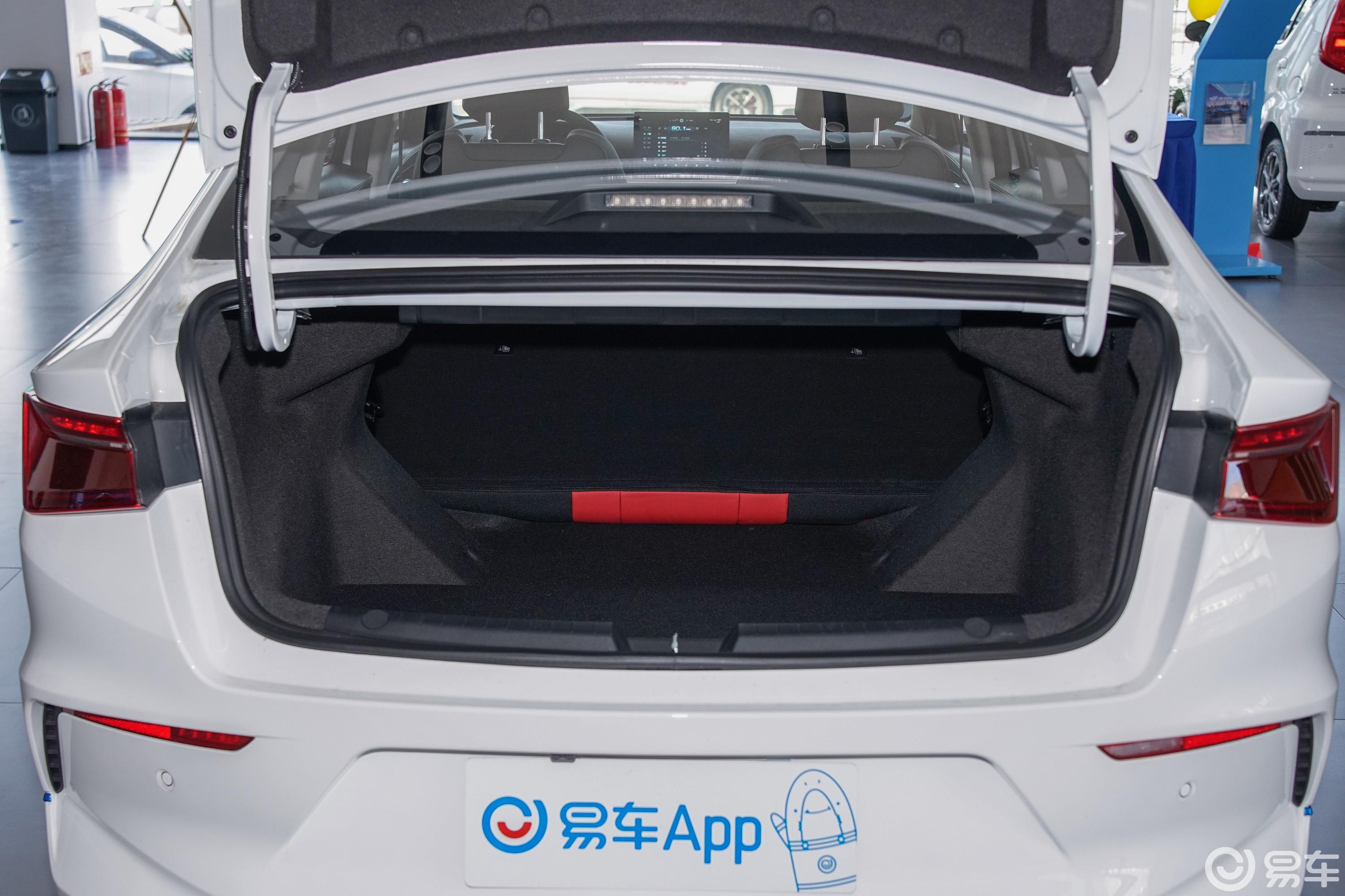 【比亚迪e32020款高续航版 创·尊贵型空间汽车图片-汽车图片大全】