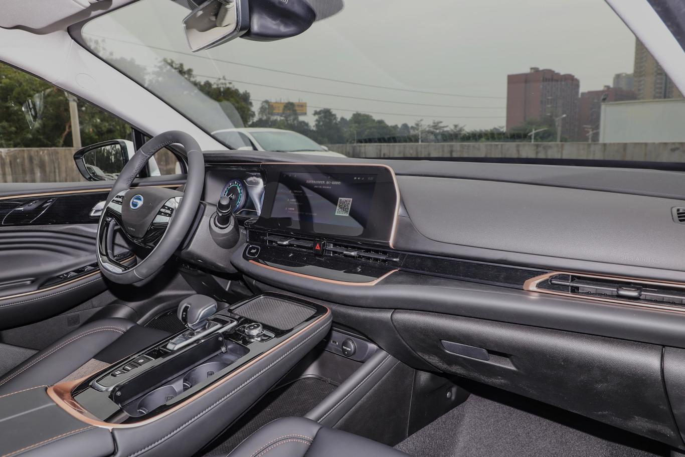 广汽丰田ia5领先版内饰全景副驾驶员方向