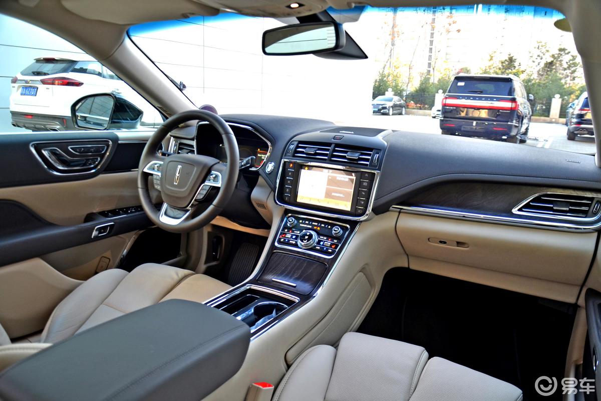【林肯大陆2019款2.0t 两驱 尊耀版 国Ⅴ内饰全景副驾驶员方向汽车图