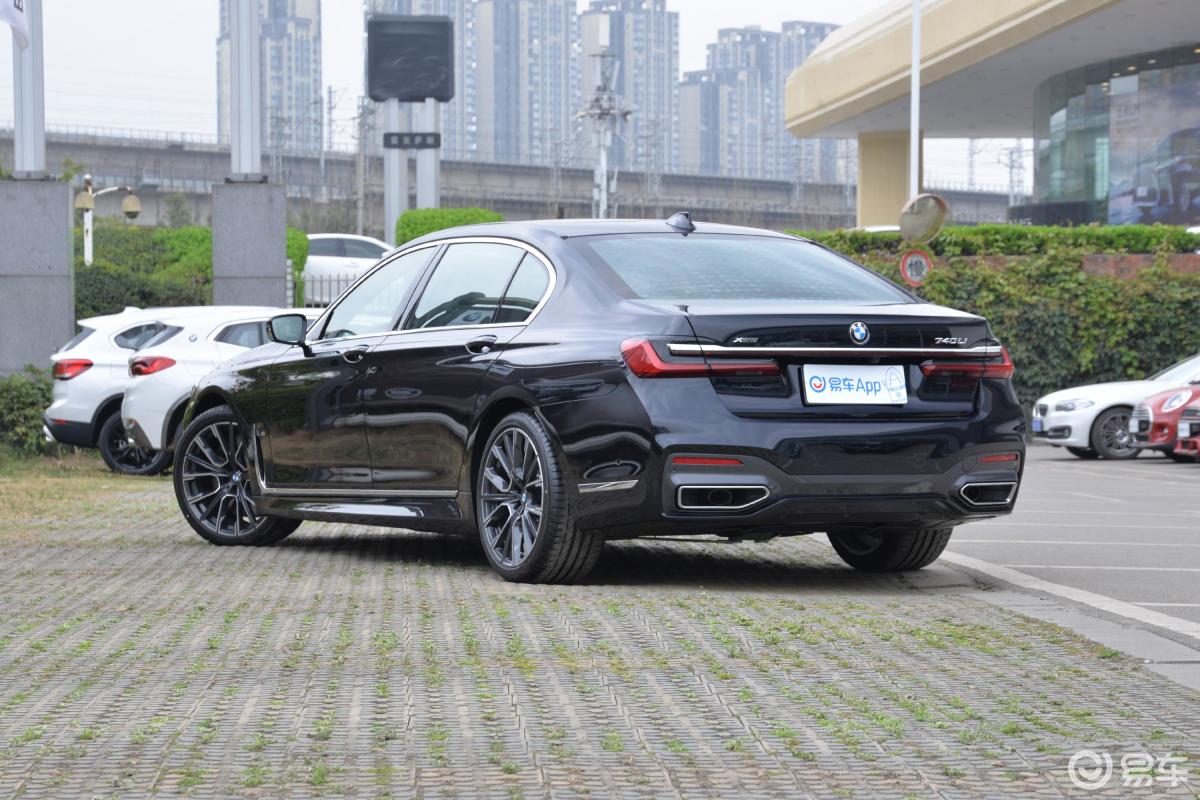 【宝马7系2019款改款 740li xdrive 行政型 m运动套装侧后45度车头向