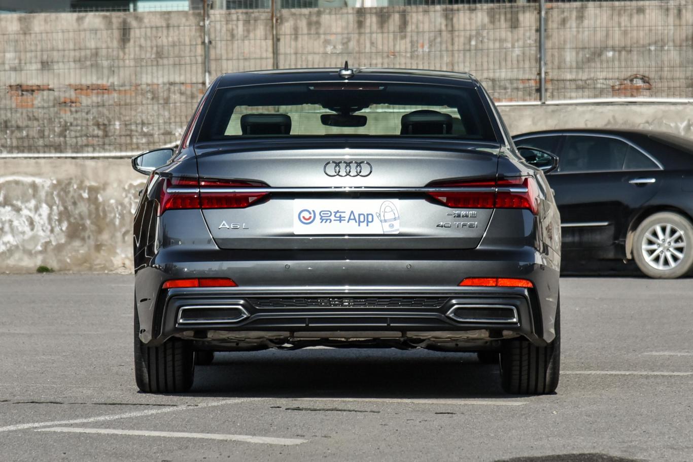 奥迪a6l40 tfsi 豪华动感版正后水平