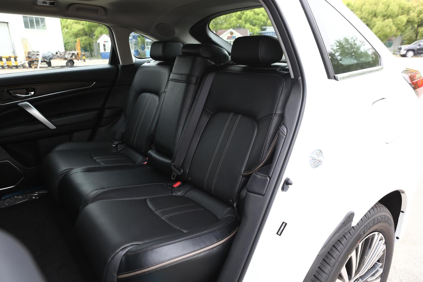 冠道240turbo cvt两驱尊享版后排座椅