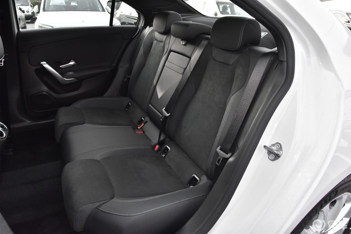 【奔驰a级2020款改款 a 200 l 运动轿车时尚型后排座椅汽车图片-汽车