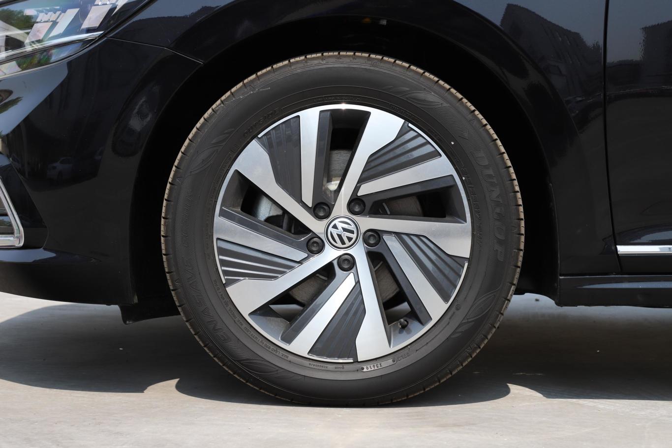 帕萨特 插电混动430phev 混动精英版 国v前轮毂造型
