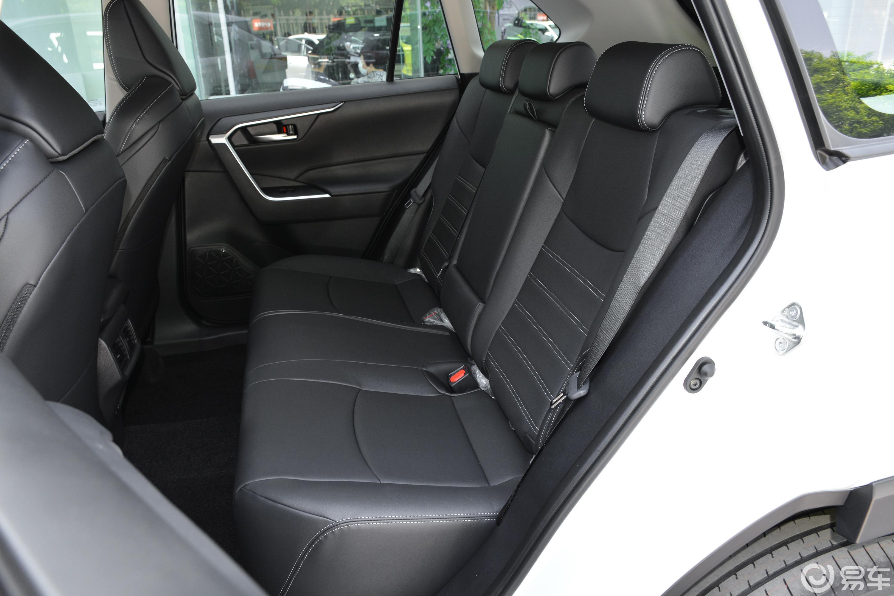 0l cvt 四驱 豪华版后排座椅汽车图片-汽车图片大全】-易车