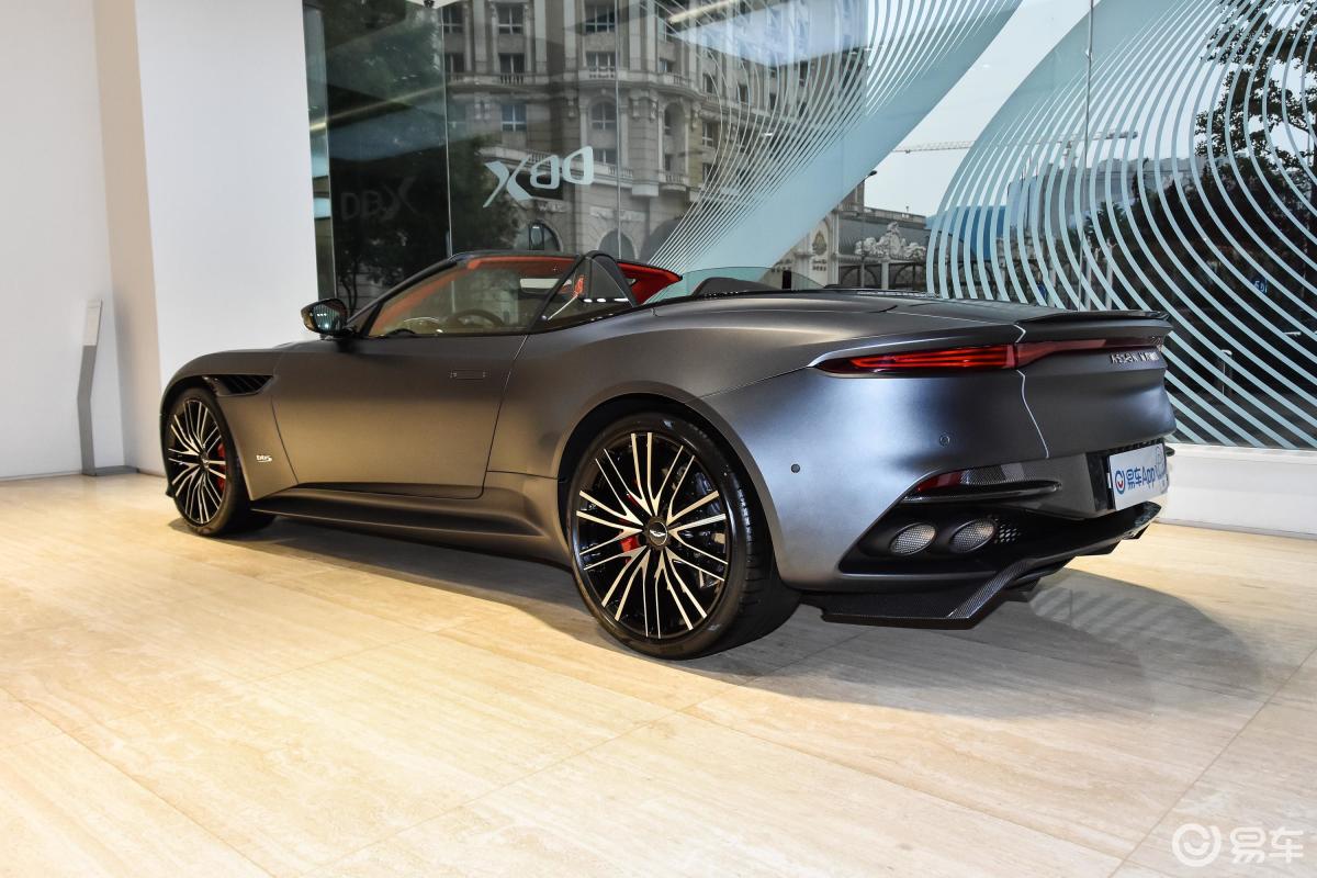 【阿斯顿·马丁dbs2019款superleggera volante侧后45度车头向左水平