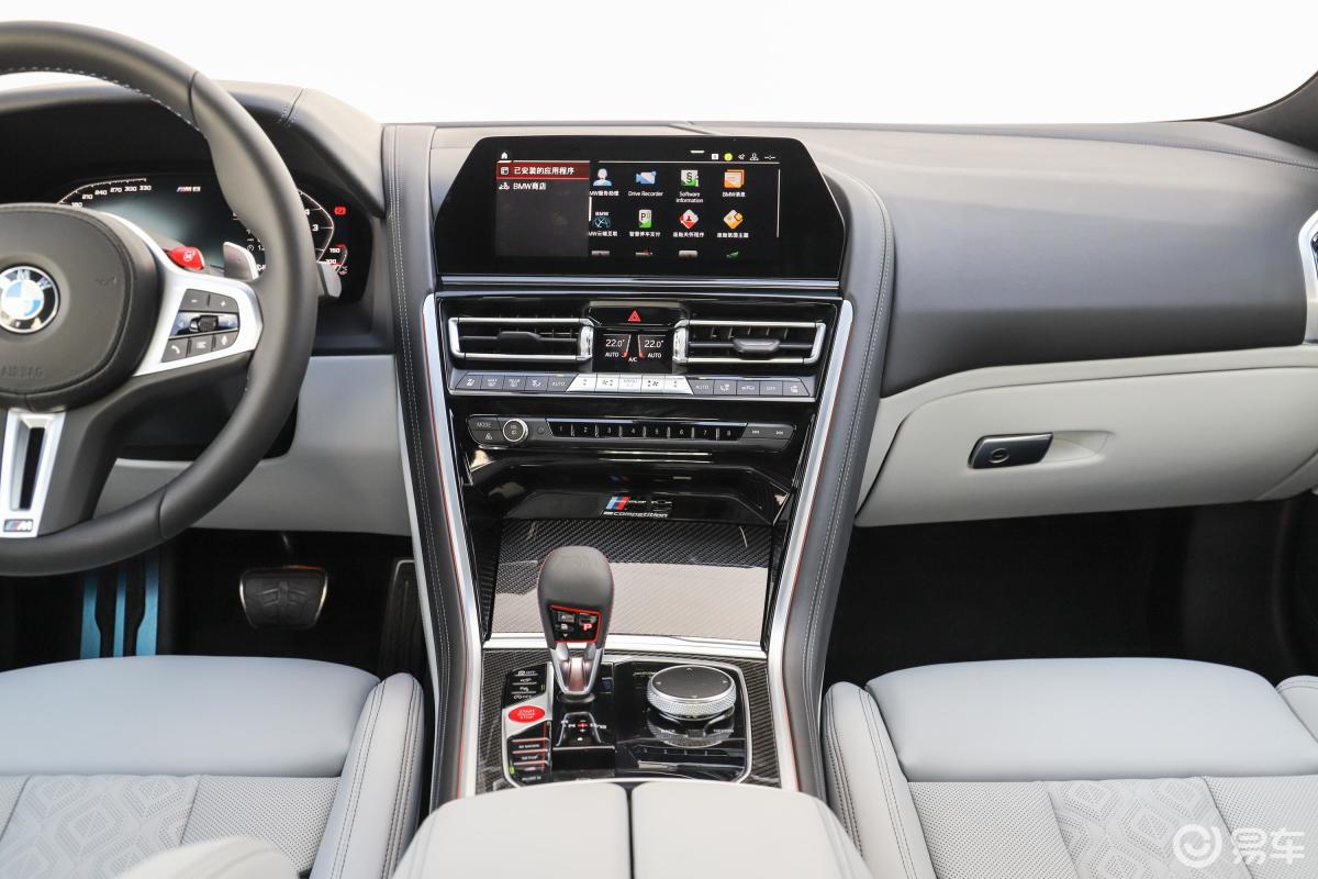 【宝马m82019款m8 双门轿跑车 雷霆版中控台整体汽车图片-汽车图片