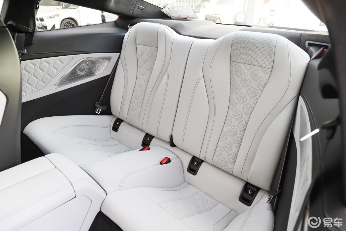 【宝马m82019款m8 双门轿跑车 雷霆版后排座椅汽车图片-汽车图片大全
