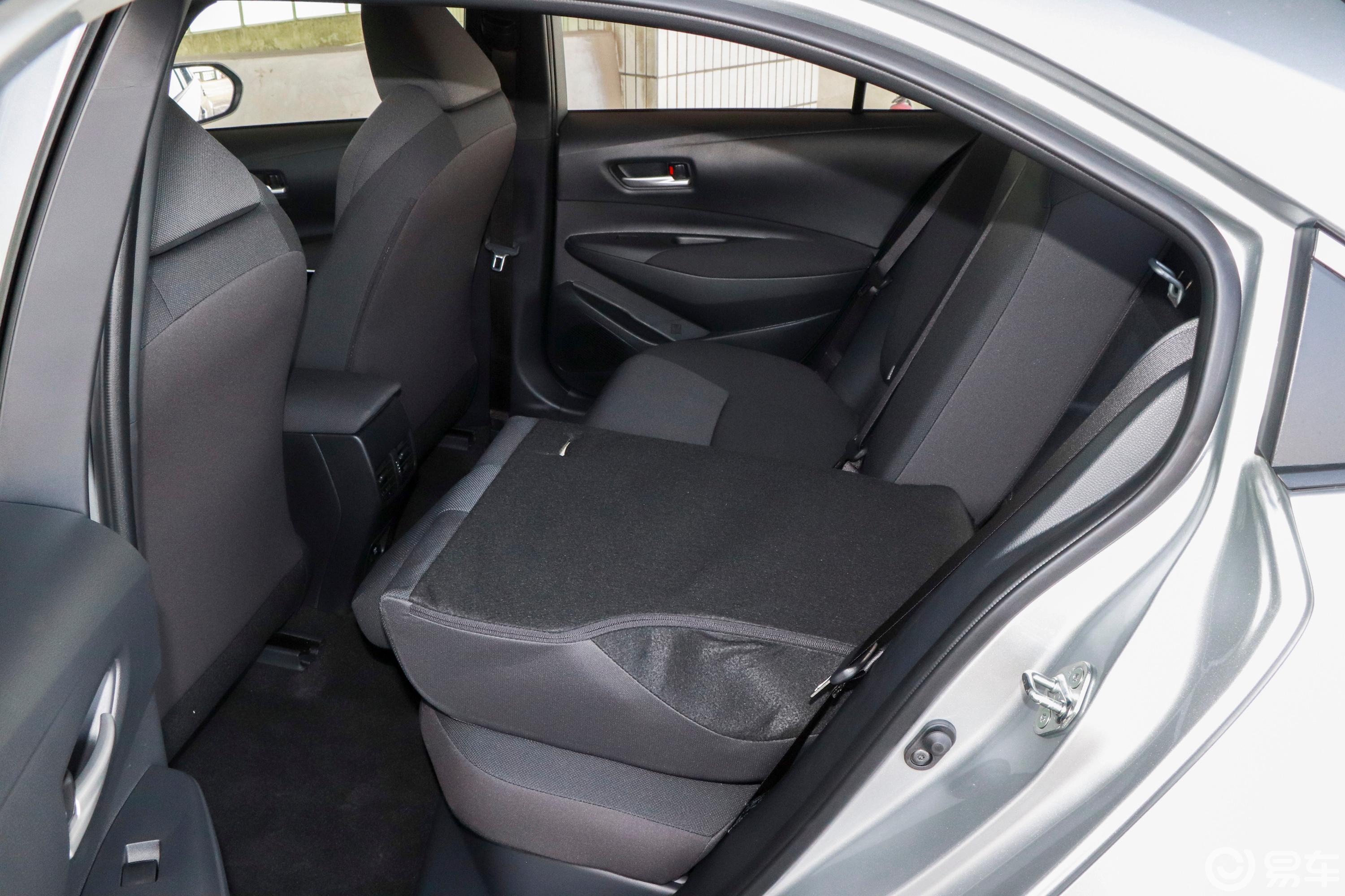 【雷凌2021款双擎 1.