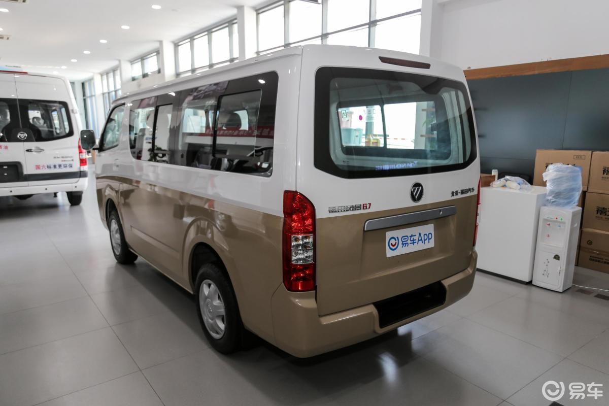 客车 平顶 2.4l 手动 短轴 商运版 10座 国vi