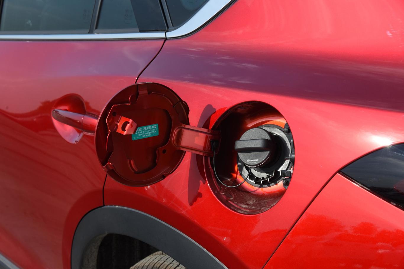 5l 手自一体 四驱 蓝天激情版油箱盖图片-汽车图片大全】-易车