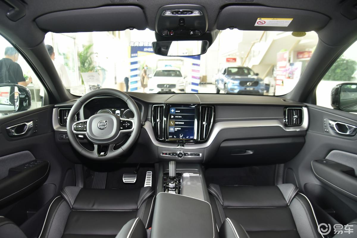 【沃尔沃xc60 插电混动2021款t8 智远运动版内饰全景正拍汽车图片