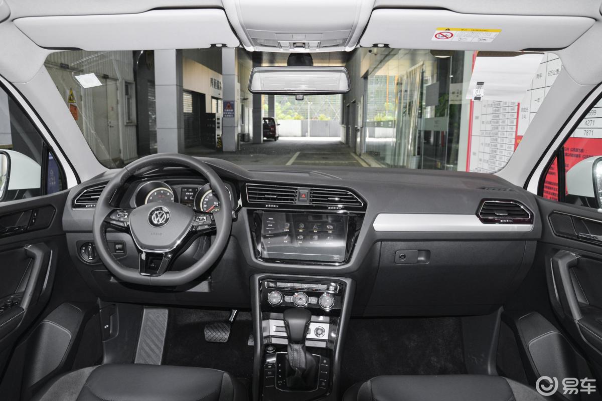 【途观l2020款330tsi 双离合 两驱 全景舒适版 国vi内饰全景正拍汽车