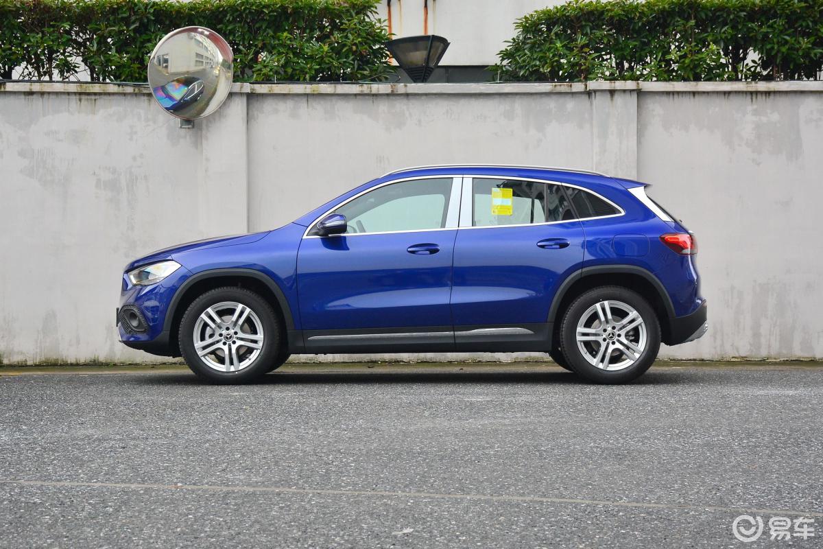 【奔驰gla2020款gla 180正侧车头向左水平汽车图片-汽车图片大全】