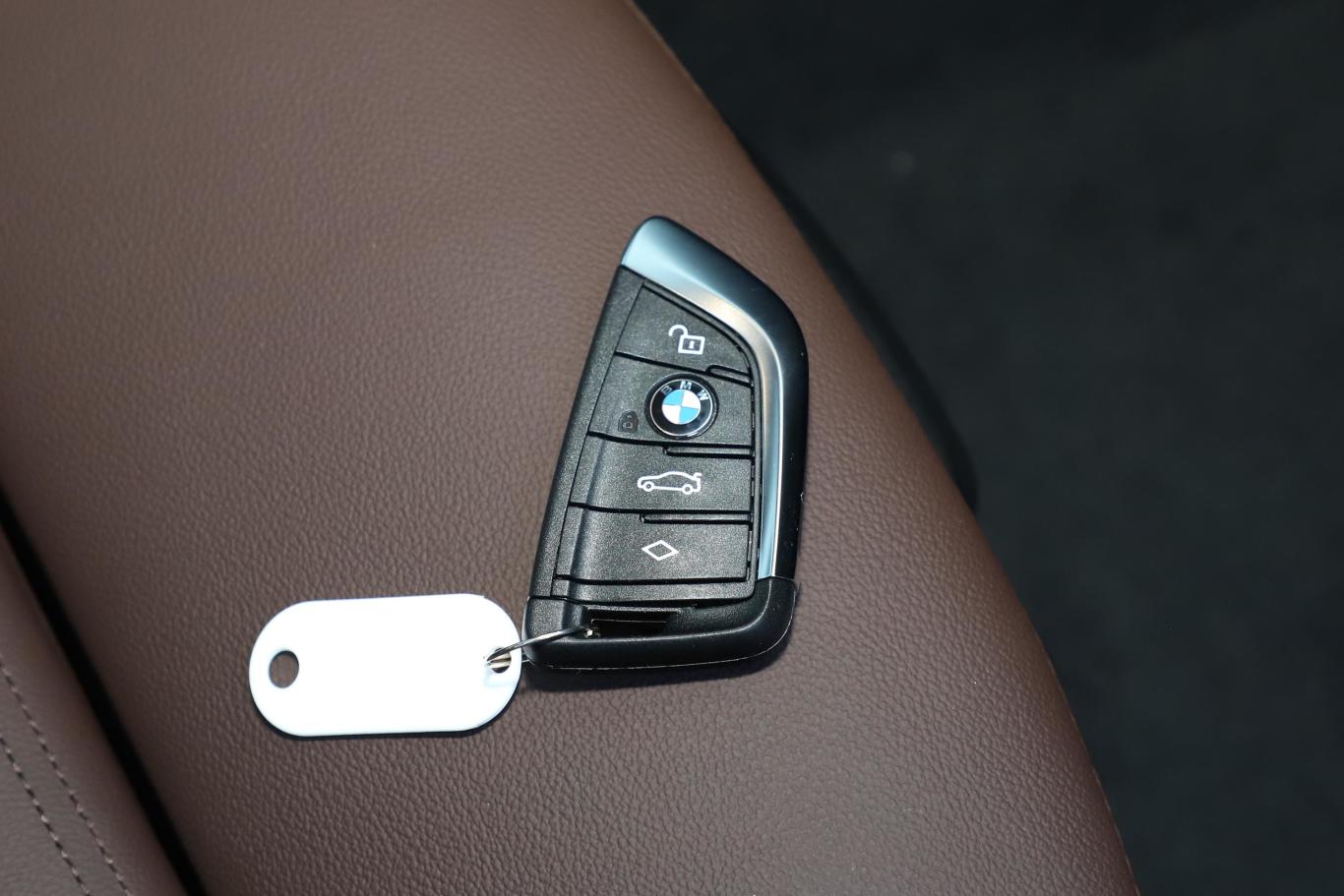 宝马x3xdrive 28i 豪华套装钥匙正面