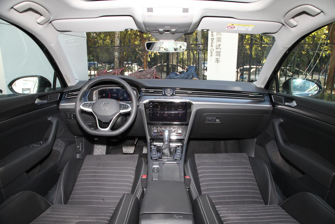 迈腾380tsi 双离合 豪华型内饰全景正拍