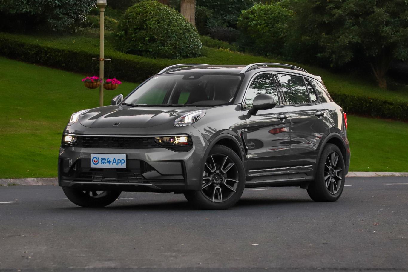 领克012.0t 两驱型pro侧前45度车头向左水平