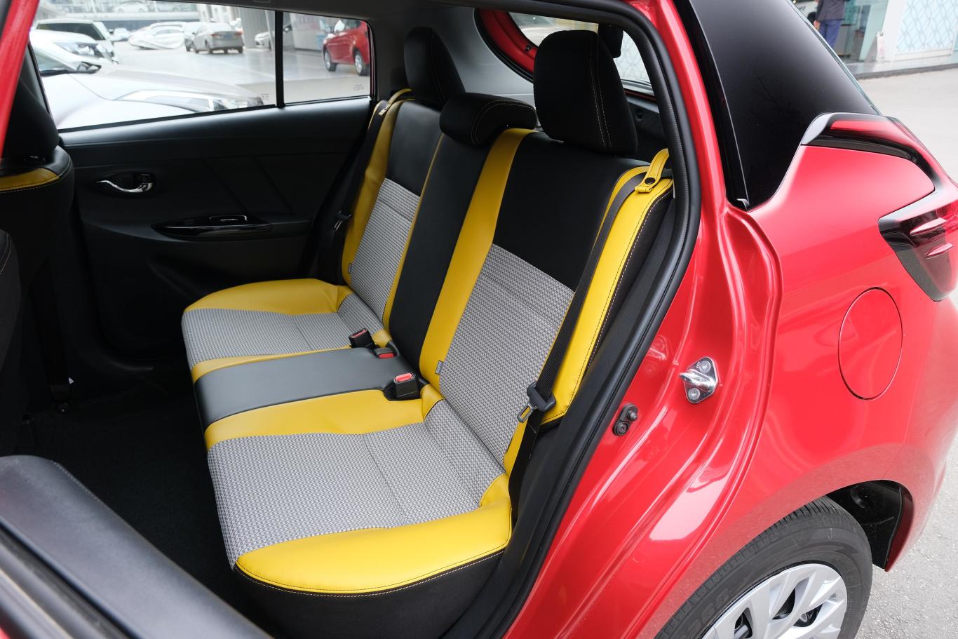 威驰fs1.5l cvt 锋享版后排座椅