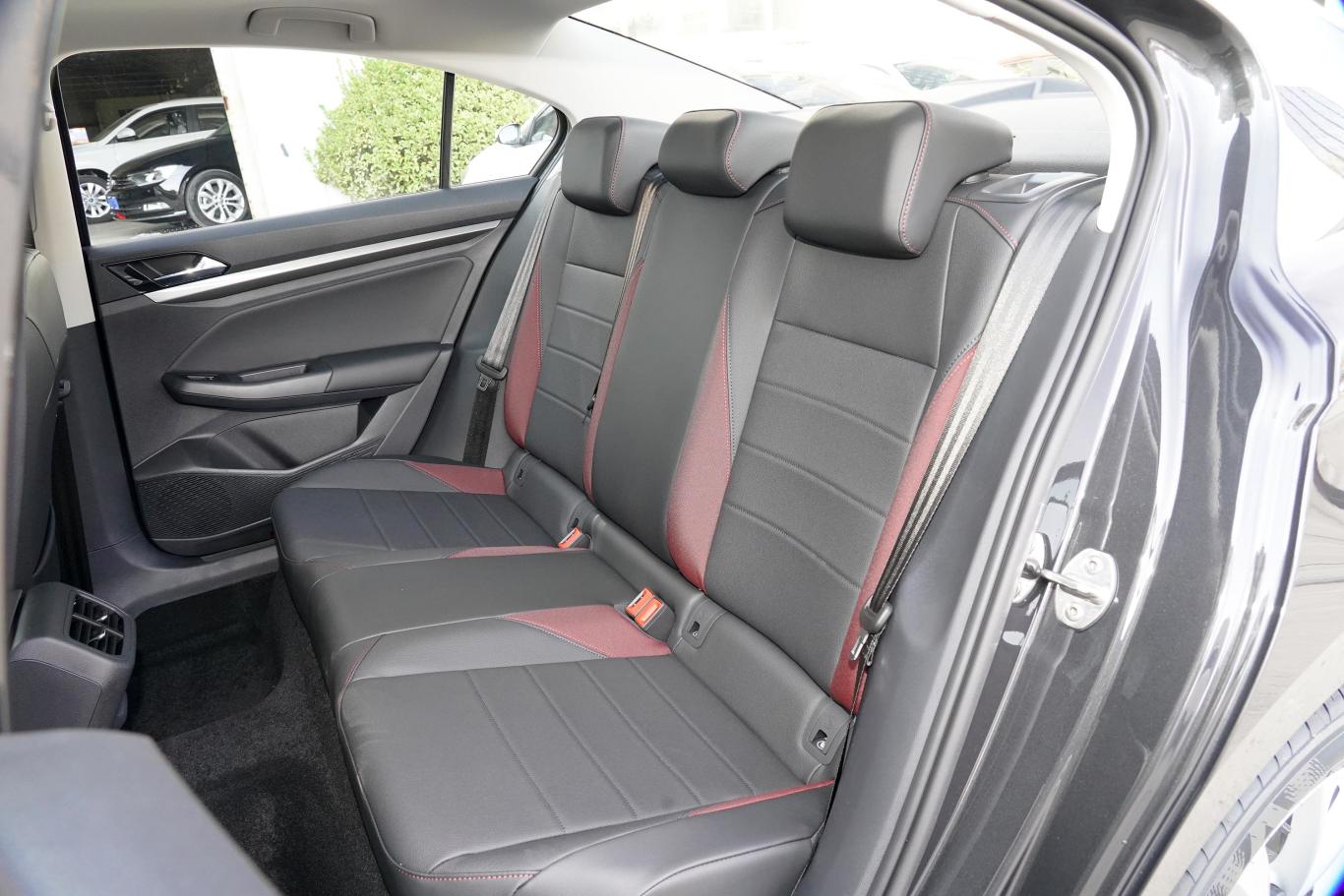 宝来1.5l 自动精英智联版后排座椅