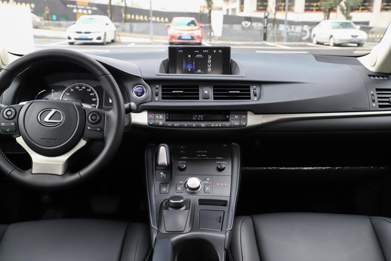 雷克萨斯ct200h 舒适版内饰