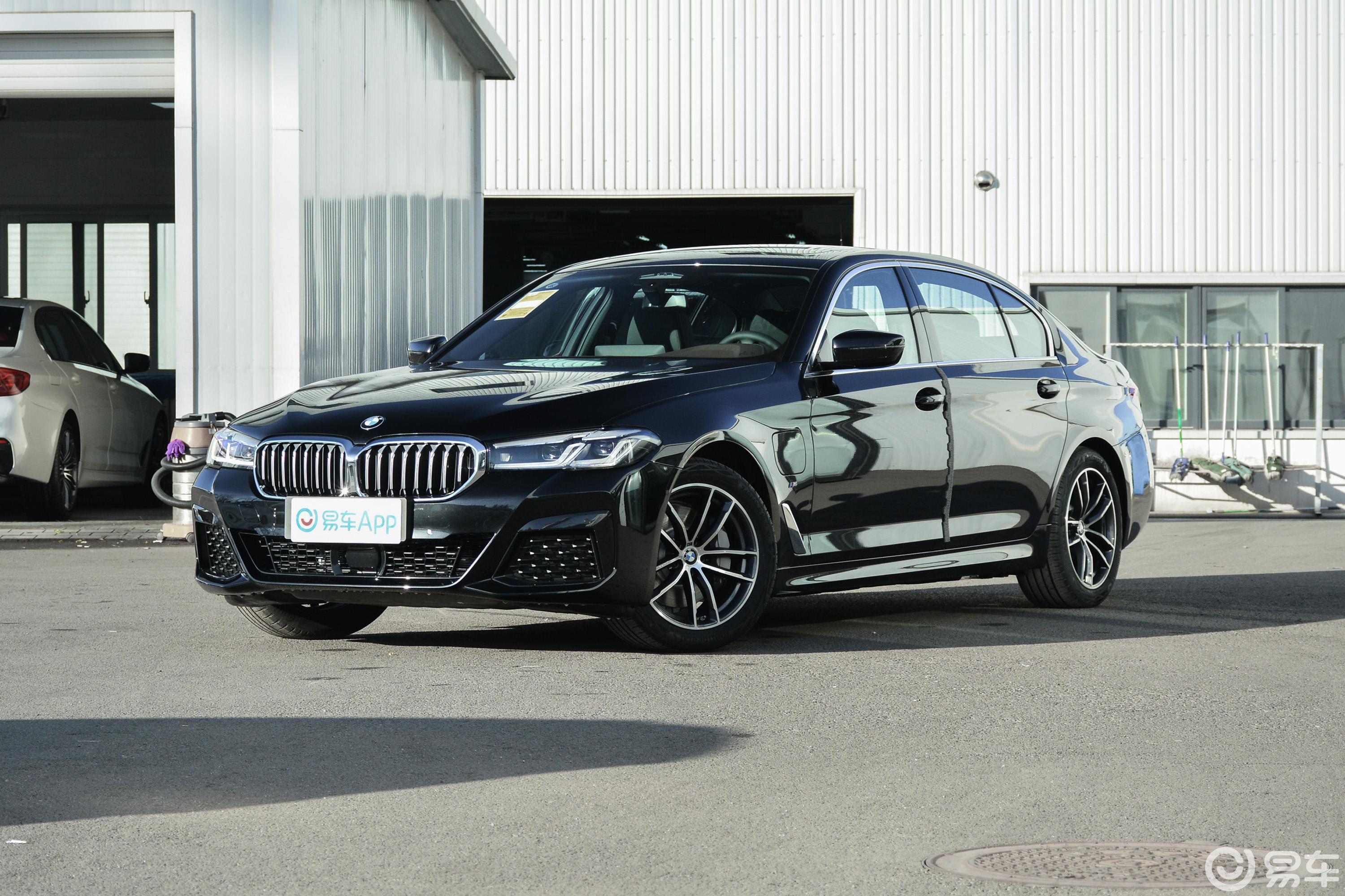 【宝马5系 插电混动2021款535le 先锋版m运动套装侧前45度车头向左