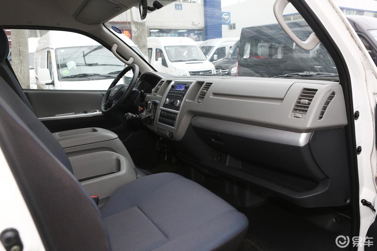 4l 手动 长轴高顶 商运版 9座 汽油 国vi内饰全景副驾驶员方向汽车