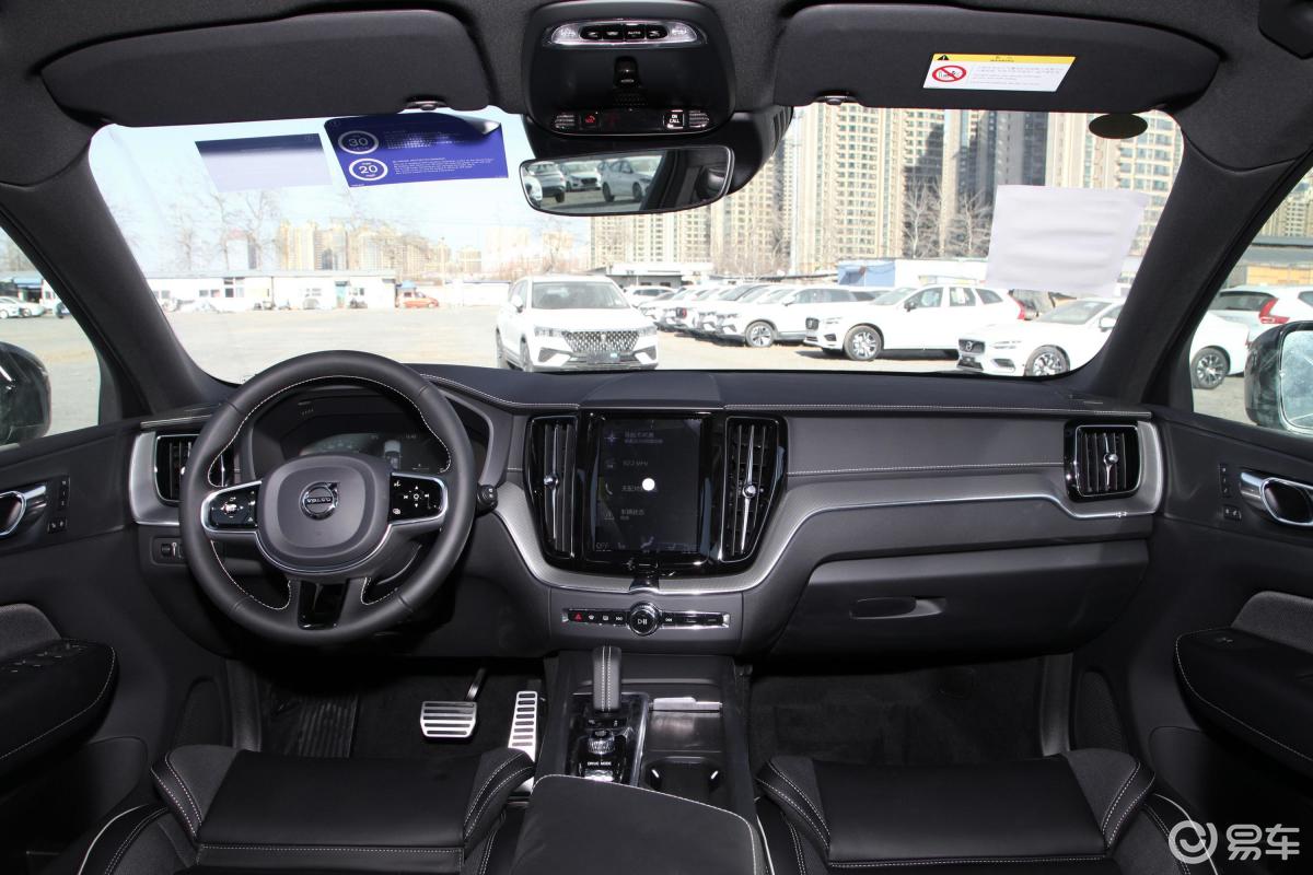 【沃尔沃xc60 插电混动2021款t8 智远运动版内饰全景正拍汽车图片