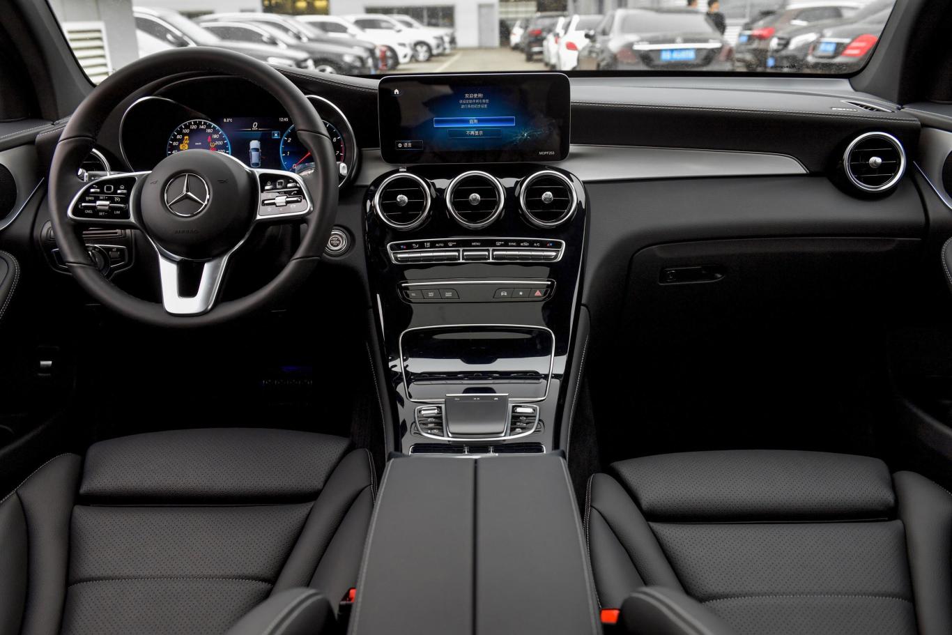 奔驰glc轿跑glc 260 4matic 轿跑suv中控台整体