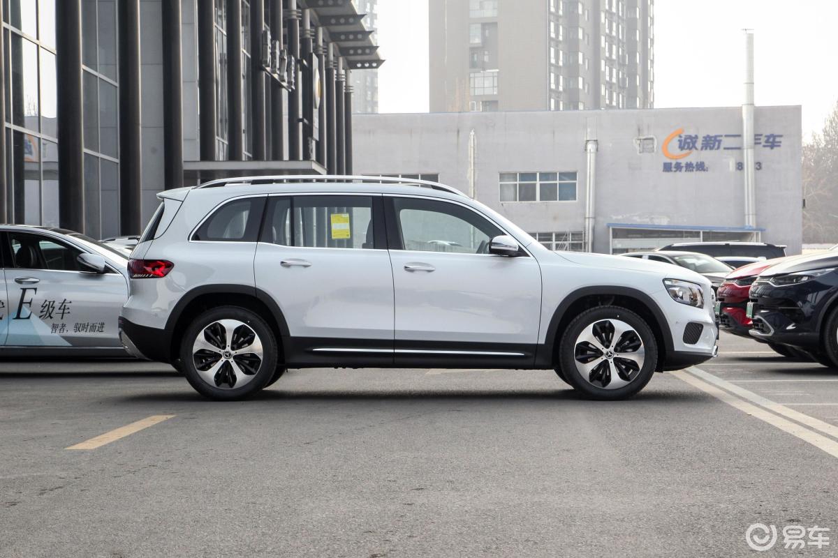 【奔驰glb2021款glb 200 时尚型正侧车头向右水平汽车图片-汽车图片