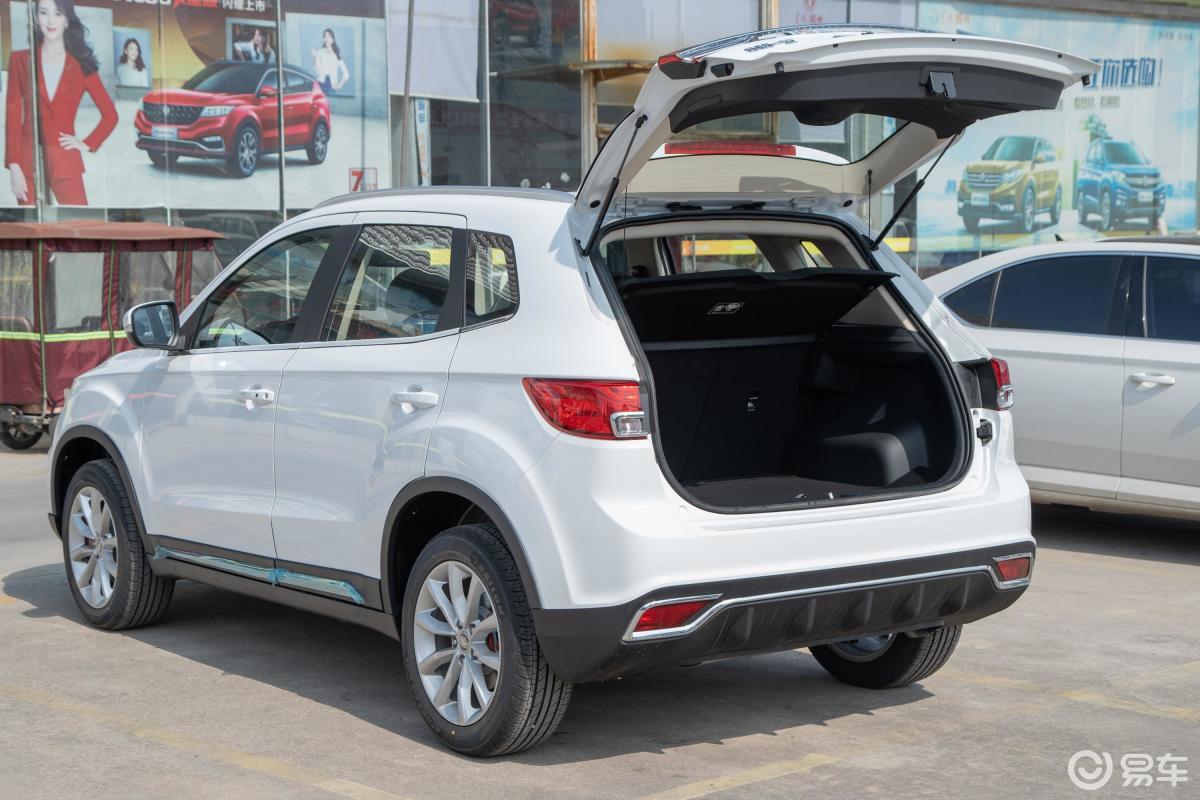 一汽吉林  森雅r8  2020款  2020款  1.6l 手动 豪华型  1.