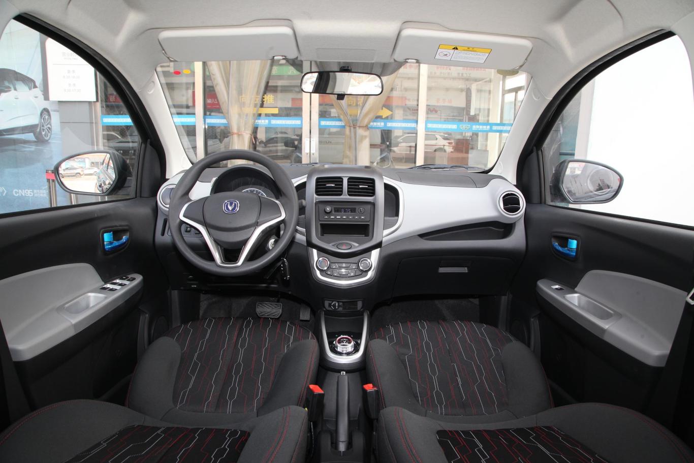 奔奔e-star国民版 心悦版 磷酸铁锂 31.18kwh内饰全景正拍