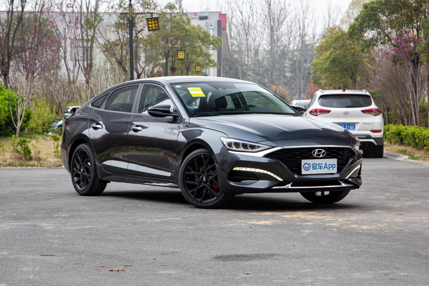 lafesta 菲斯塔280t luxury sport劲享版侧前45度车头向右水平