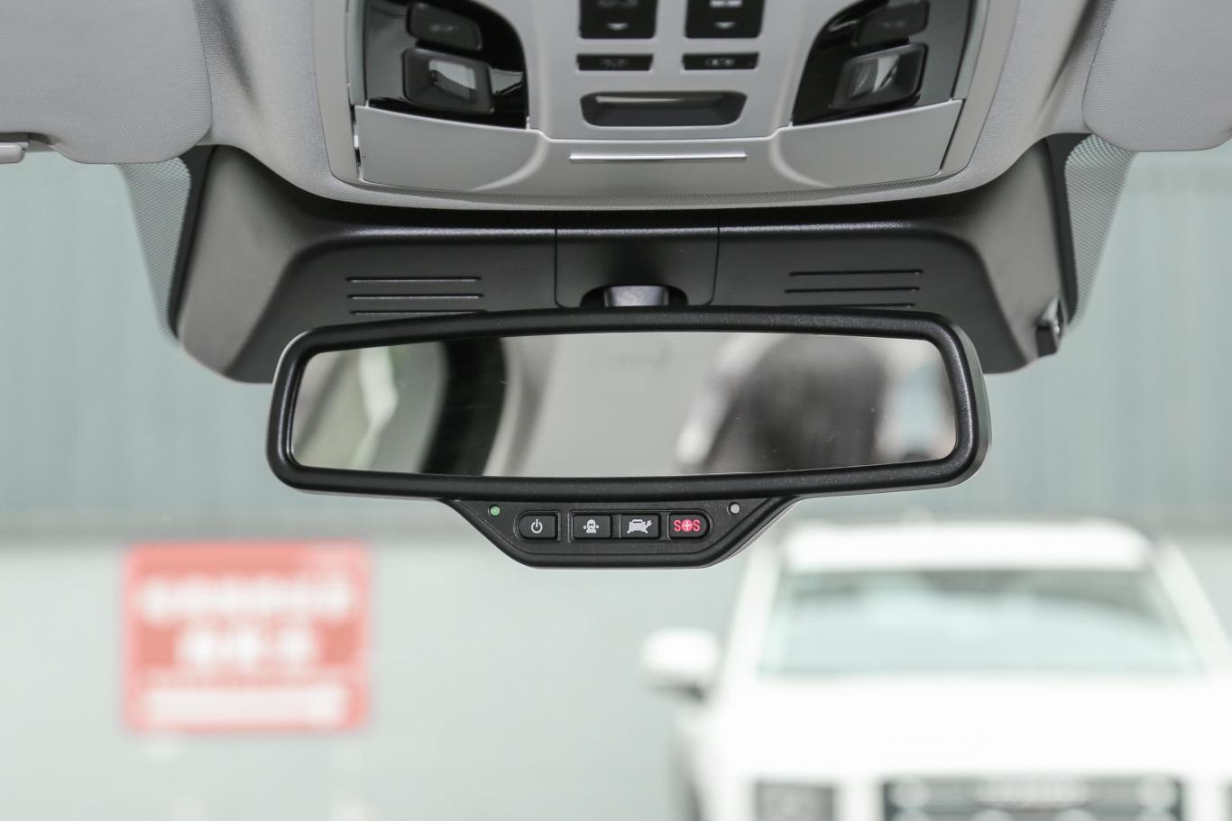 哈弗h6国潮版 2.0gdit 两驱冠军版内后视镜