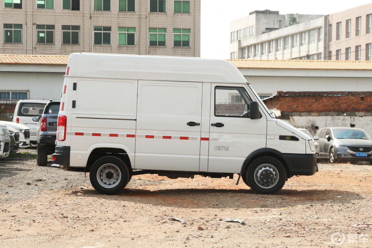 【依维柯得意2020款厢货 v35 2.