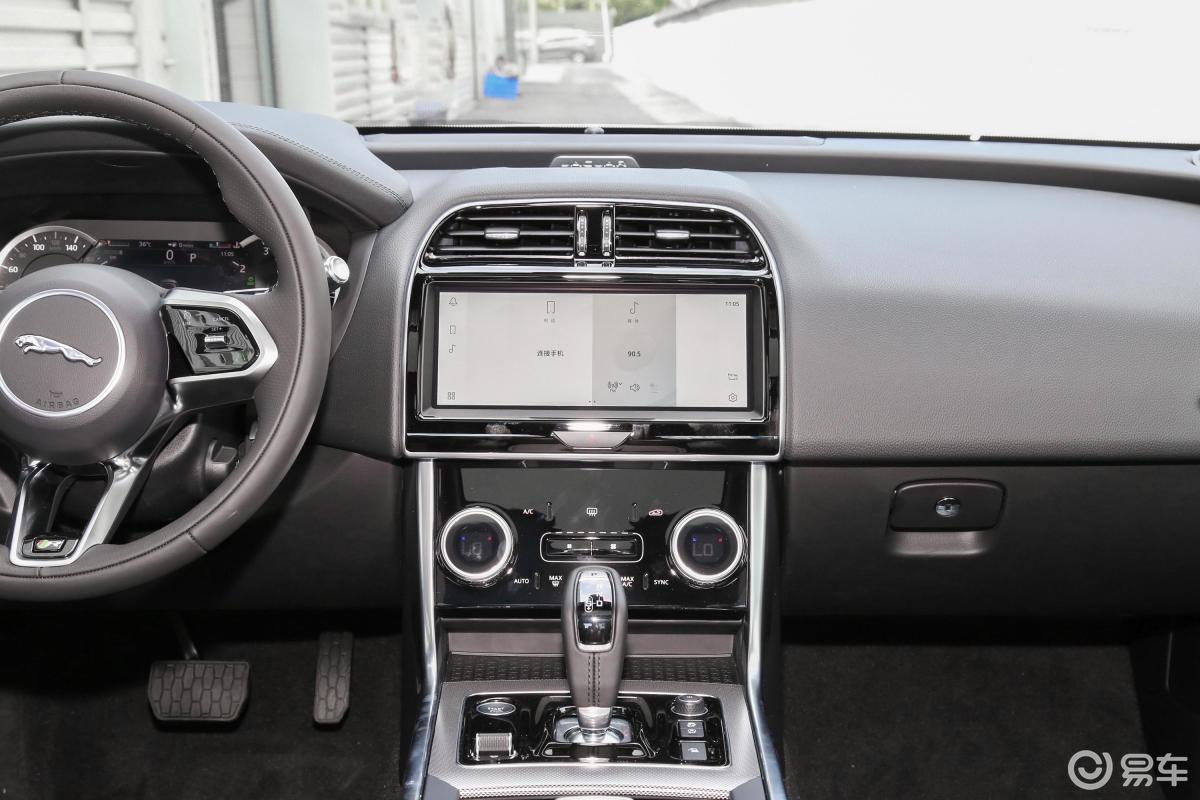 【捷豹xel2021款2.