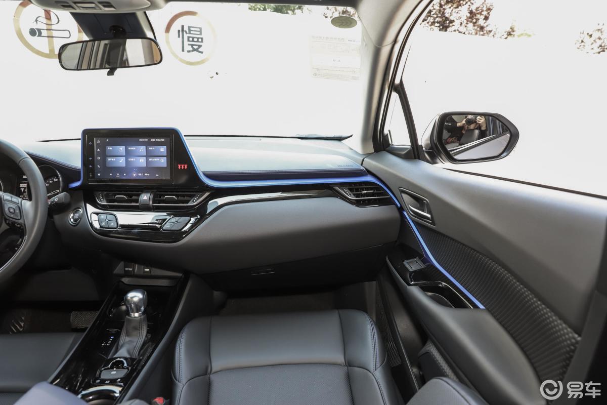 【丰田c-hr2021款2.