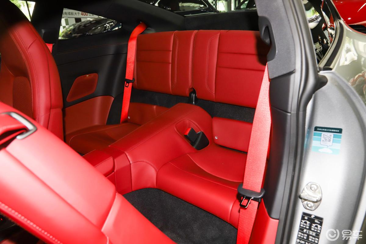 【保时捷9112022款carrera 4s后排座椅汽车图片-汽车图片大全】-易车